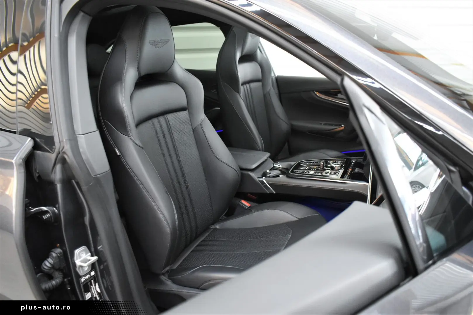ASTON MARTIN DBX707 4.0 V8 Totwinkel 360