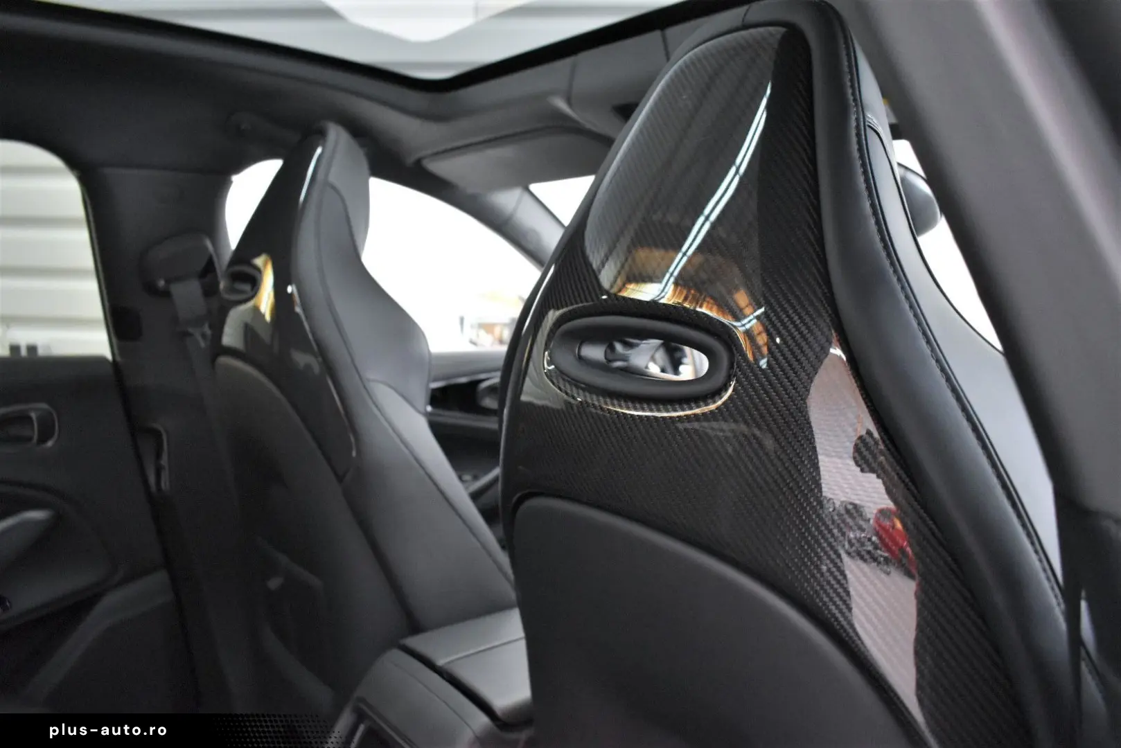 ASTON MARTIN DBX707 4.0 V8 Totwinkel 360