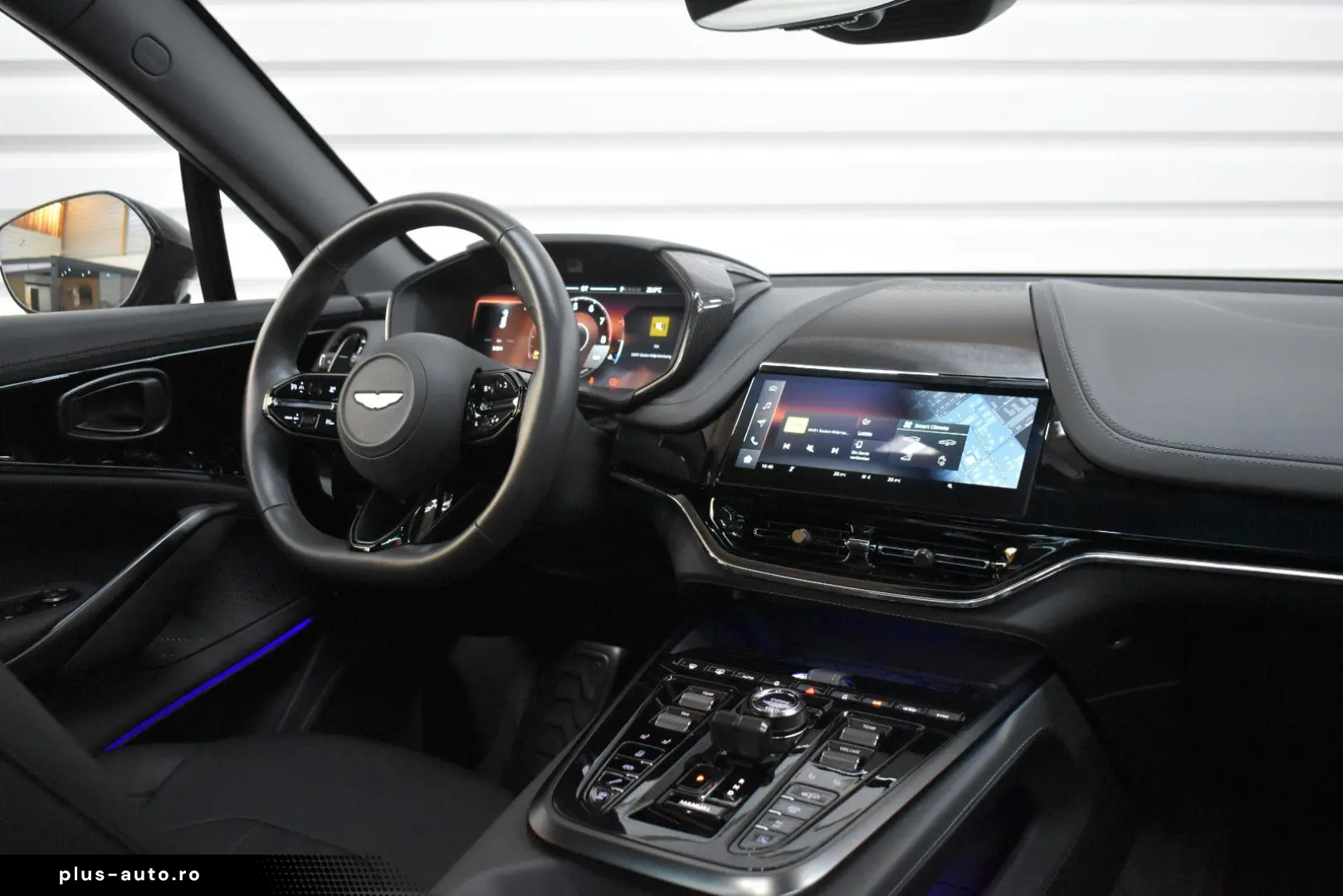 ASTON MARTIN DBX707 4.0 V8 Totwinkel 360