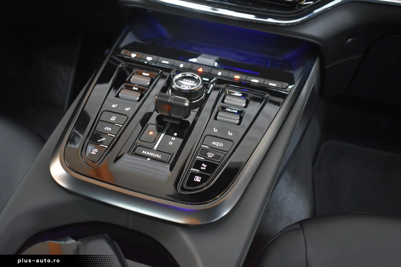 ASTON MARTIN DBX707 4.0 V8 Totwinkel 360
