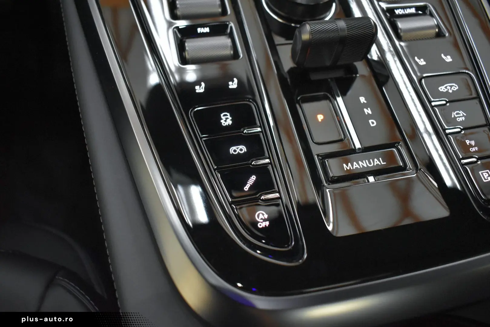 ASTON MARTIN DBX707 4.0 V8 Totwinkel 360