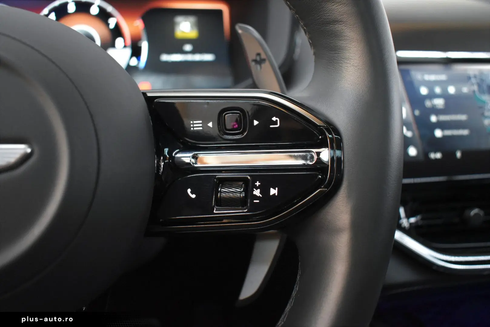 ASTON MARTIN DBX707 4.0 V8 Totwinkel 360