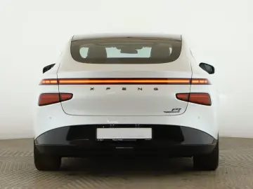 XPENG P7 AWD Performance