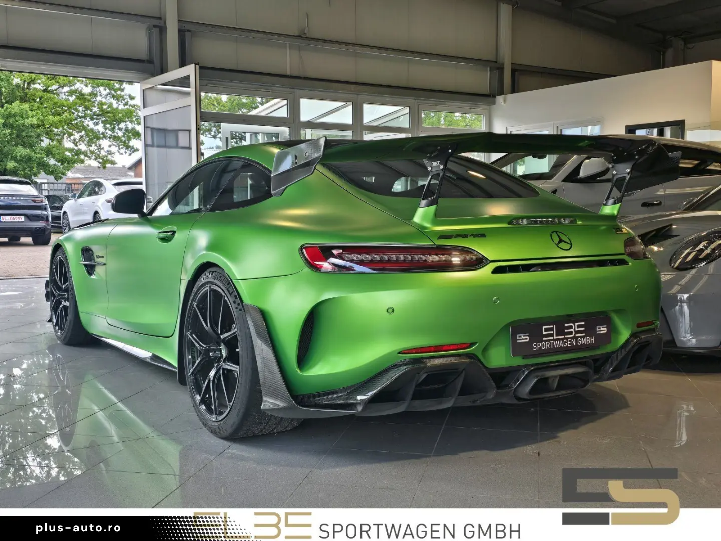 MERCEDES-BENZ AMG GT-R CARBON LIFT 850PS