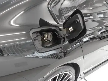 BMW 740 xDrive M Sport Package Pro Facelift!