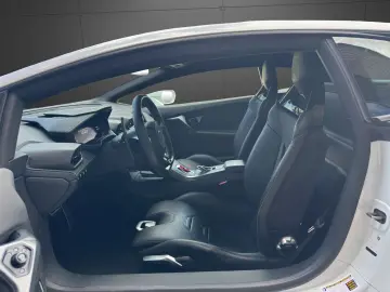 LAMBORGHINI Huracan EVO RWD Akrapovic  Lift