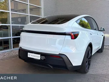 Tesla Model Y RWD
