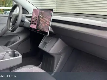 Tesla Model Y RWD