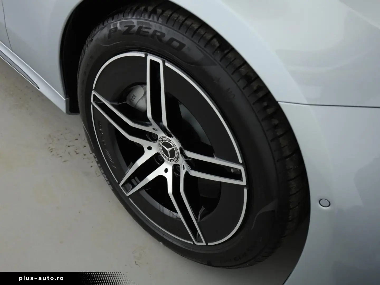 MERCEDES-BENZ E 220 d Limousine  360  ACC AHK AUT DynLicht