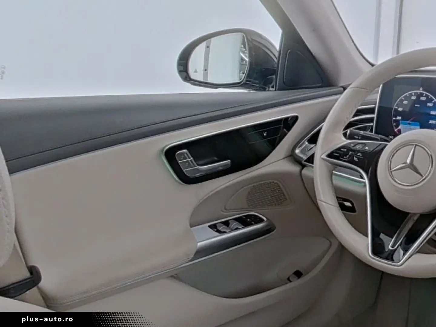 MERCEDES-BENZ E 220 d Avantgarde Superscreen AHK Pan&hellip;