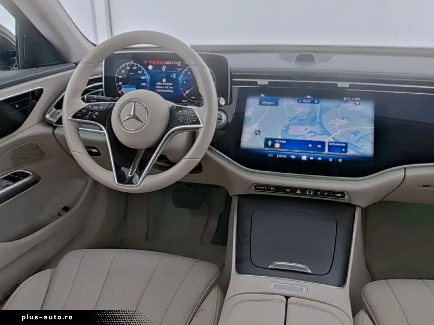 MERCEDES-BENZ E 220 d Avantgarde Superscreen AHK Pan&hellip;