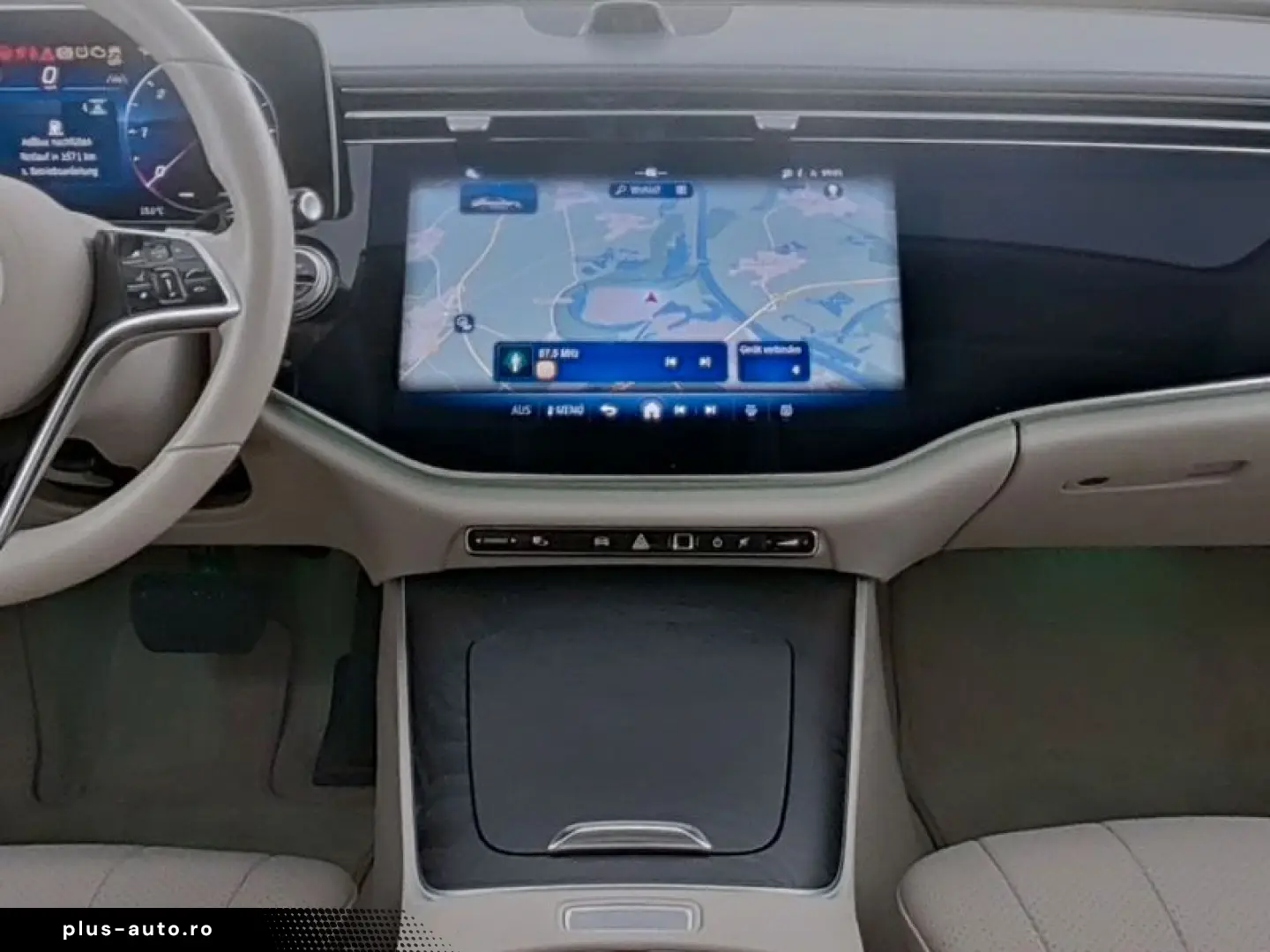 MERCEDES-BENZ E 220 d Avantgarde Superscreen AHK Pan&hellip;