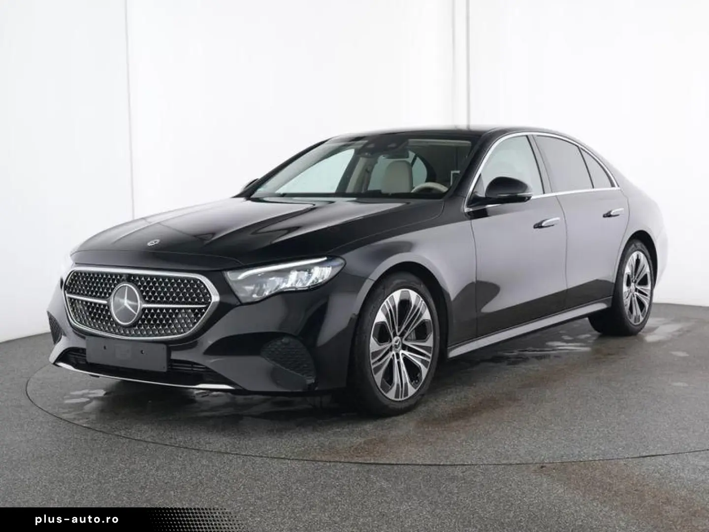 MERCEDES-BENZ E 220 d Avantgarde Superscreen AHK Pan&hellip;