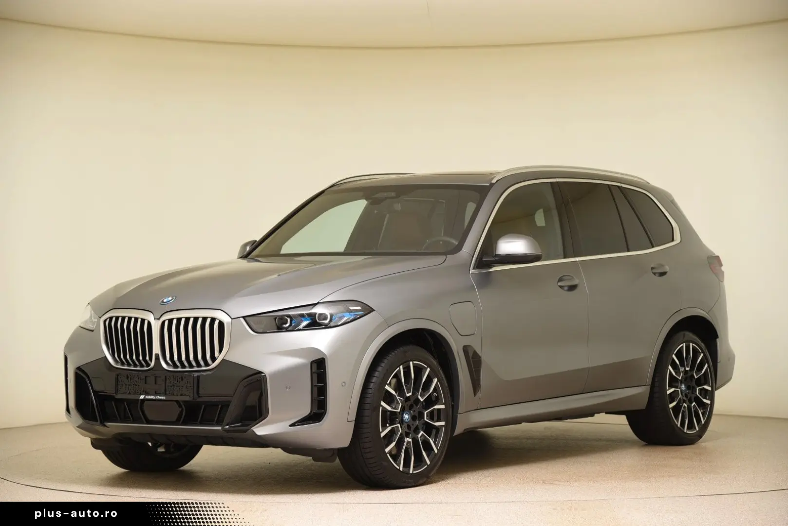 BMW X5 xDrive50e M Sport HUD LED ACC Pano H&K AHK