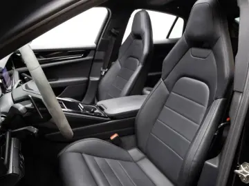 Porsche Panamera 4 E-Hybrid Sport Exhaust HA-Steering InnoDr