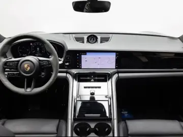 Porsche Panamera 4 E-Hybrid Sport Exhaust HA-Steering InnoDr