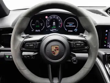 Porsche Panamera 4 E-Hybrid Sport Exhaust HA-Steering InnoDr