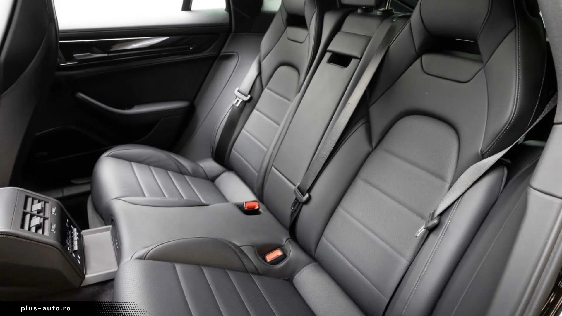 Porsche Panamera 4 E-Hybrid Sport Exhaust HA-Steering InnoDr