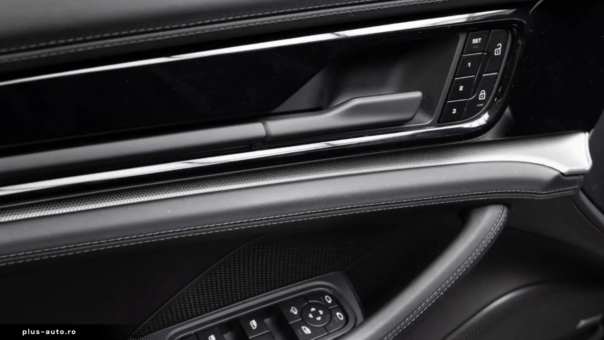 Porsche Panamera 4 E-Hybrid Sport Exhaust HA-Steering InnoDr
