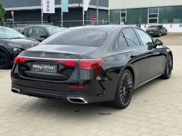 MERCEDES-BENZ E 220 d AMG Line Premium DIGITAL PANO …