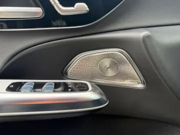 MERCEDES-BENZ E 220 d AMG Line Premium DIGITAL PANO …
