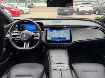 MERCEDES-BENZ E 220 d AMG Line Premium DIGITAL PANO …