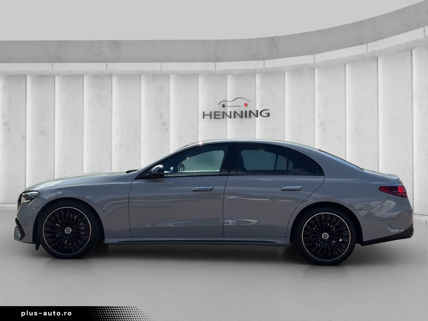 MERCEDES-BENZ E 220 d AMG Night Superscreen HUD Burmester 20