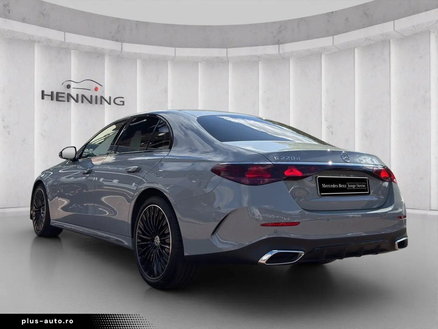 MERCEDES-BENZ E 220 d AMG Night Superscreen HUD Burmester 20