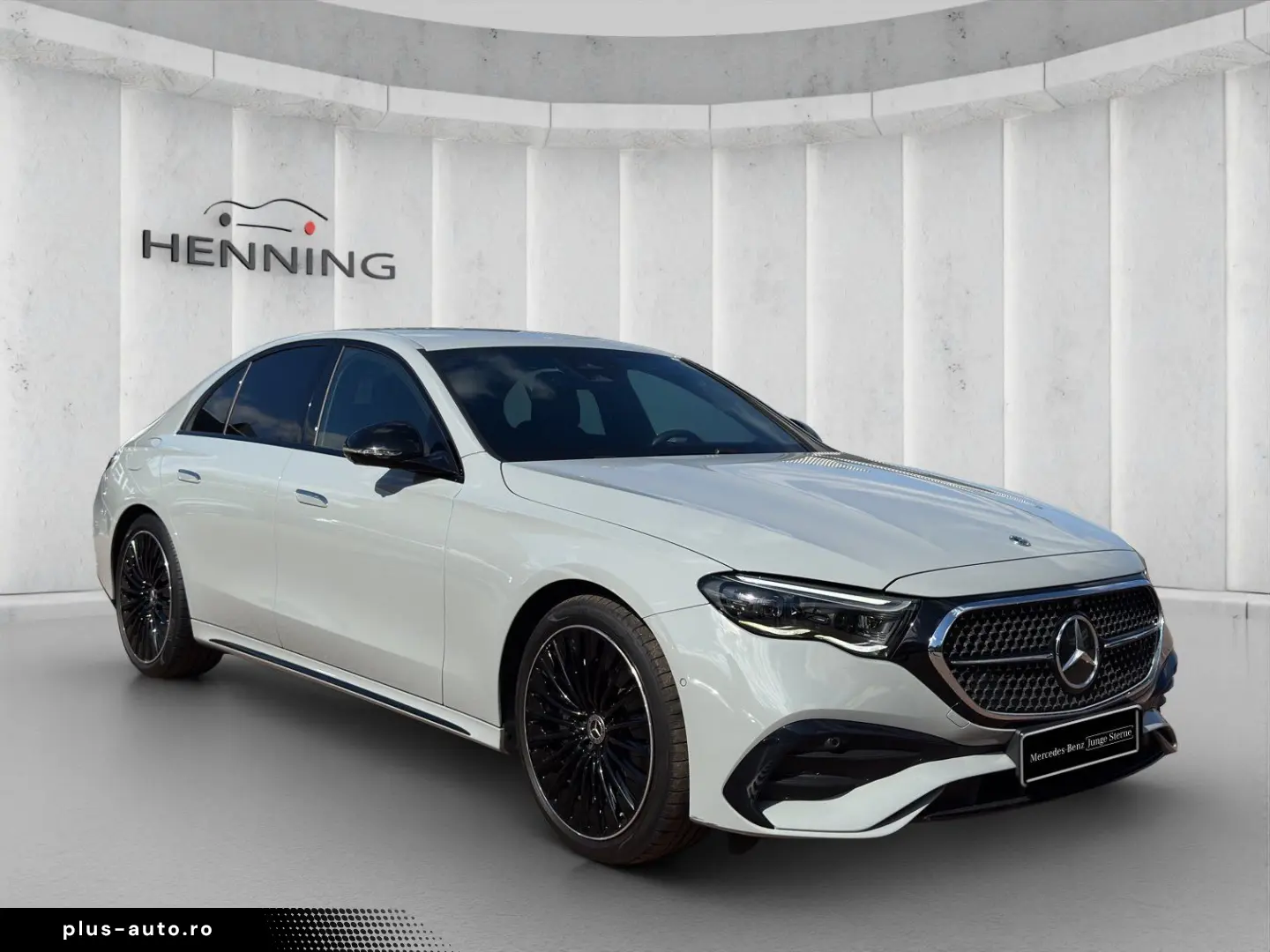 MERCEDES-BENZ E 220 d AMG Night Superscreen HUD Burmester 20