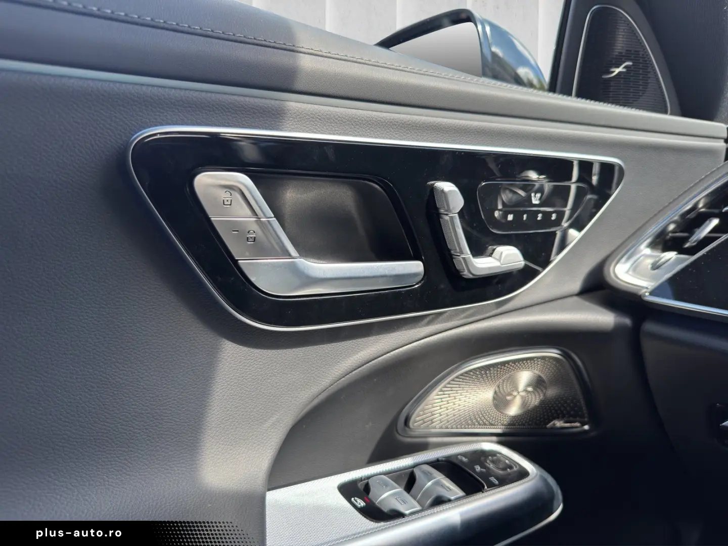 MERCEDES-BENZ E 220 d AMG Night Superscreen HUD Burmester 20