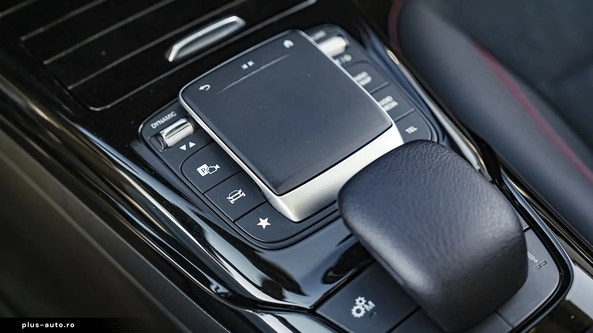 Mercedes-Benz CLA 45 AMG 4Matic  AMG Speedshift 8G-DCT