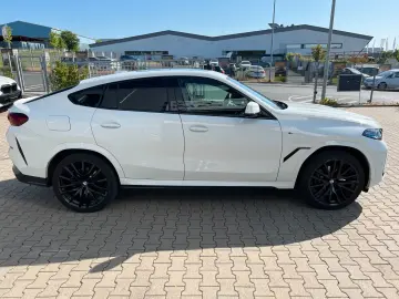 BMW X6 xDrive30d M Sport - Panoramic - HUD