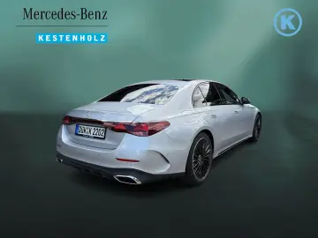MERCEDES-BENZ E 220 d AMG SCREEN NIGHT PANO DIST 360…