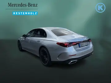 MERCEDES-BENZ E 220 d AMG SCREEN NIGHT PANO DIST 360…