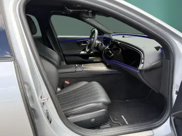 MERCEDES-BENZ E 220 d AMG SCREEN NIGHT PANO DIST 360…