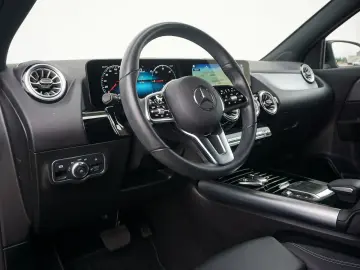 MERCEDES-BENZ EQA 250 Progressive SoH 95 6 % WideScreen 458