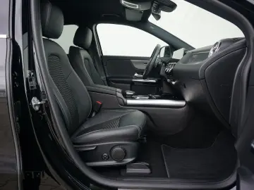 MERCEDES-BENZ EQA 250 Progressive SoH 95 6 % WideScreen 458