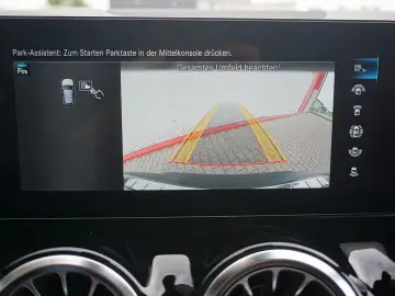 MERCEDES-BENZ EQA 250 Progressive SoH 95 6 % WideScreen 458