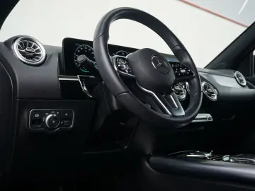 MERCEDES-BENZ EQA 250 Progressive SoH 95 6 % WideScreen 458