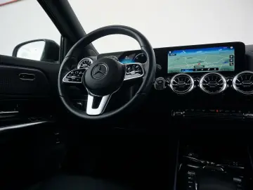 MERCEDES-BENZ EQA 250 Progressive SoH 95 6 % WideScreen 458