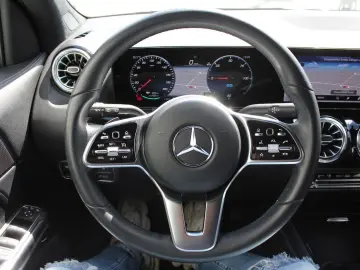 MERCEDES-BENZ EQA 250 Progressive SoH 95 6 % WideScreen 458
