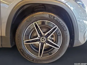 MERCEDES-BENZ EQA 250  AMG Line  AHK Head-up Distron…