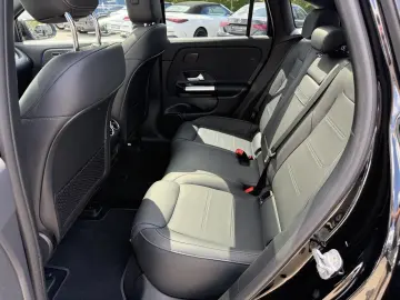 MERCEDES-BENZ EQA 350 4m AMG DISTR Pano 360 Memory 2…
