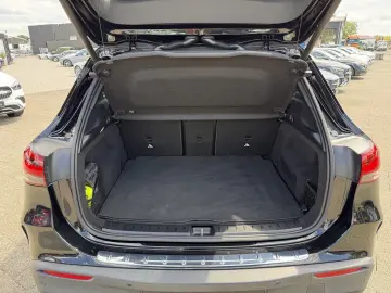 MERCEDES-BENZ EQA 350 4m AMG DISTR Pano 360 Memory 2…