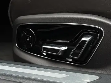 Audi A8 60 TFSI e quattro tiptronic; Garantie; Finantare