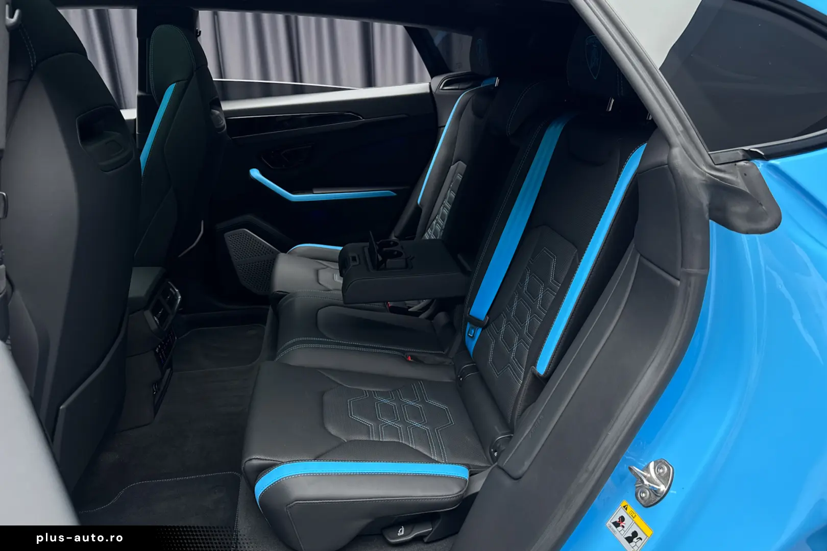 2025 Lamborghini Urus SE Blu Cepheus B&O 3D 23  Pano
