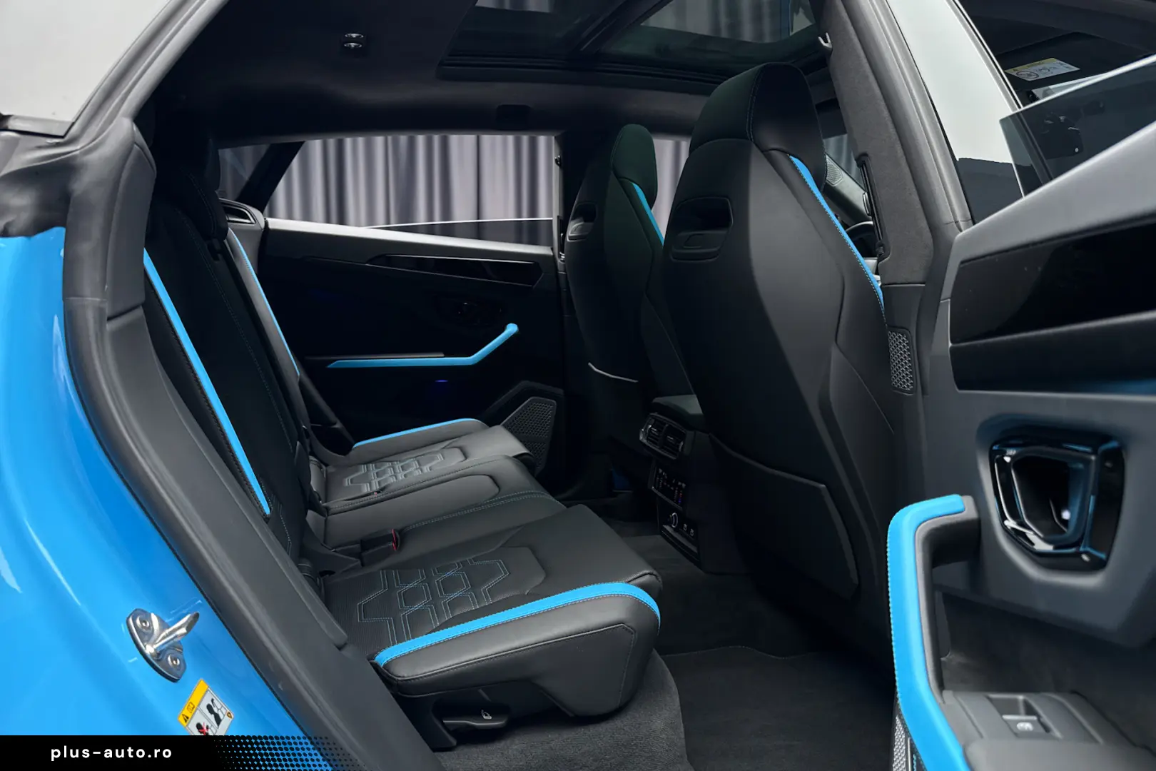 2025 Lamborghini Urus SE Blu Cepheus B&O 3D 23  Pano