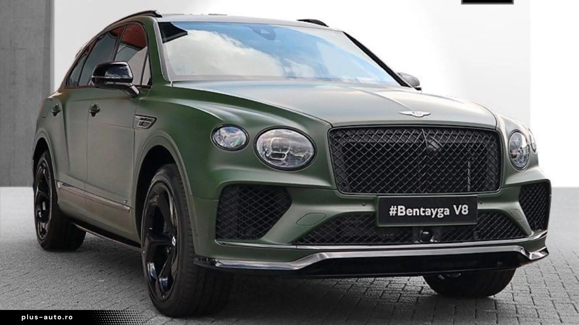 Bentley Bentayga V8 S  Satin Naim Parking Heater