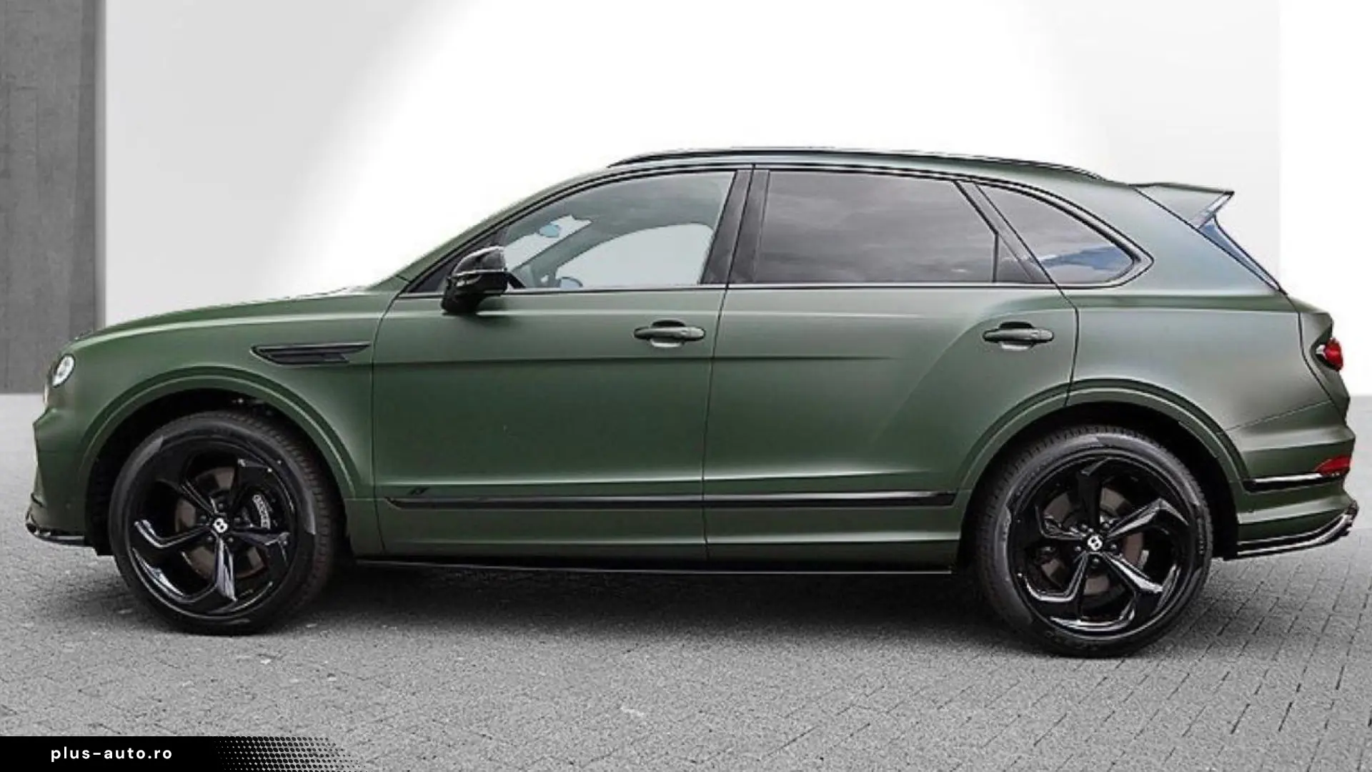 Bentley Bentayga V8 S  Satin Naim Parking Heater