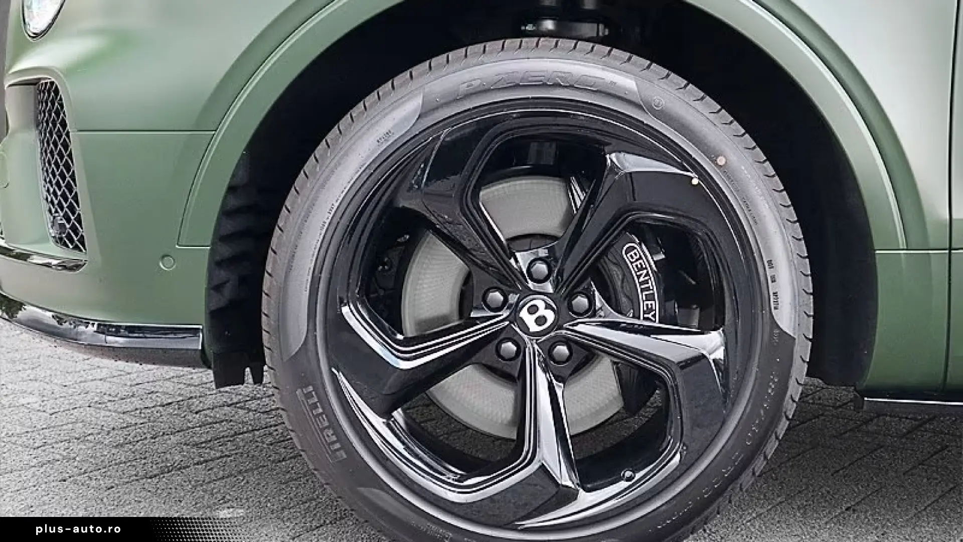 Bentley Bentayga V8 S  Satin Naim Parking Heater